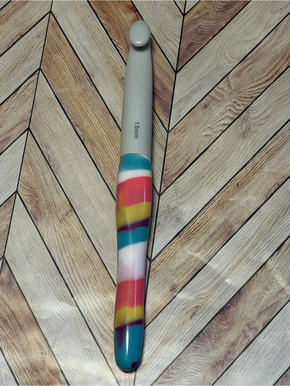 Colorful Ergonomic Multicolor Striped Crochet Hook - 15mm